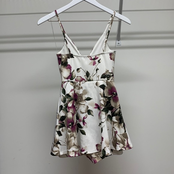 FN Roam Around Floral Romper - Picture 6 of 8